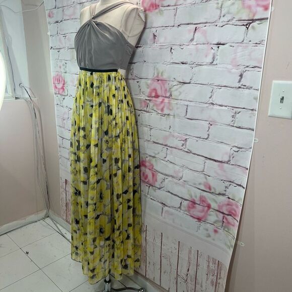 Ryu yellow floral accordion pleated halter maxi dress - Picture 3 of 11